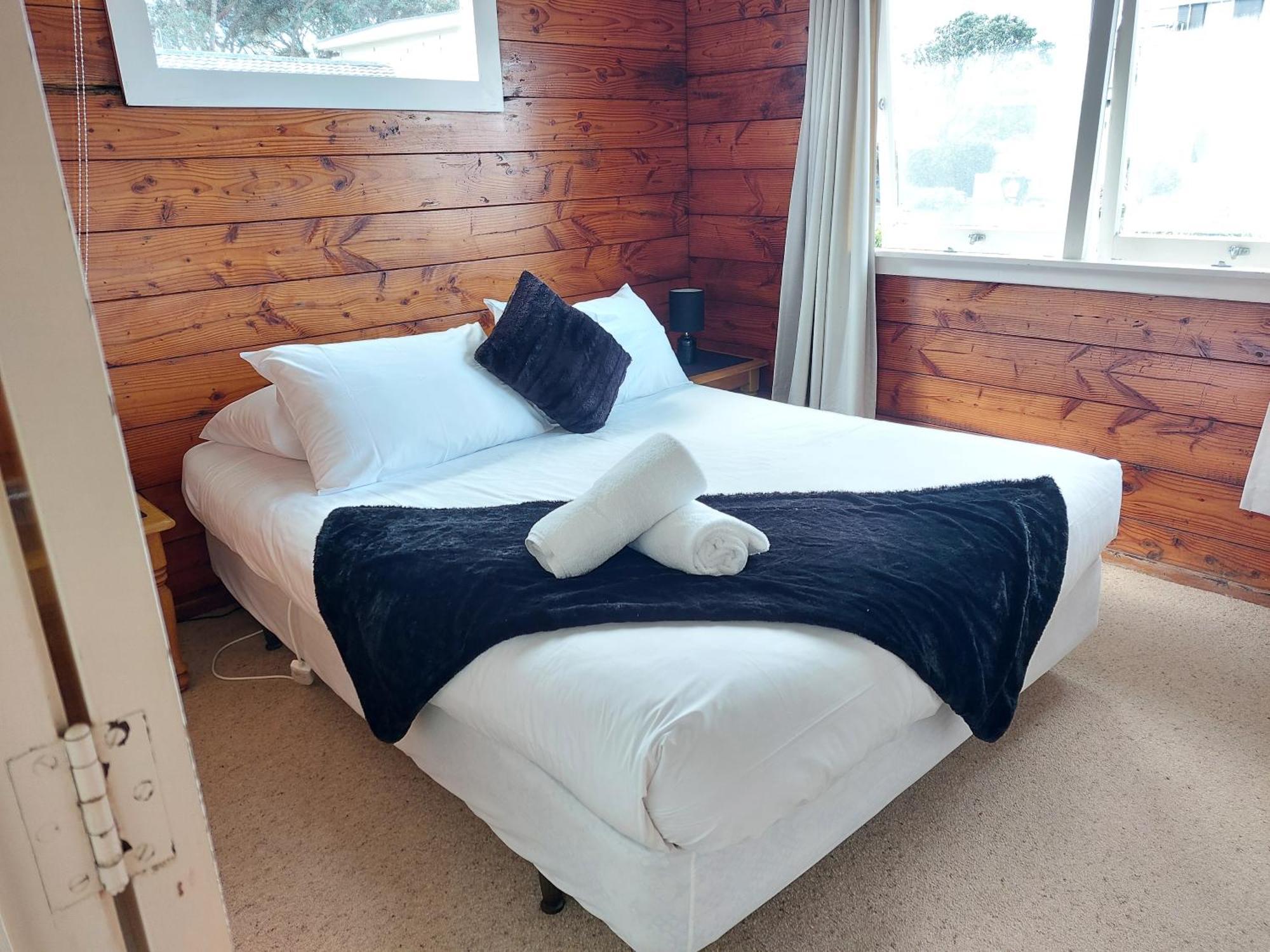 אורוואה Edgewater Motel מראה חיצוני תמונה